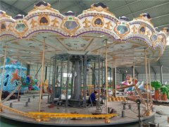 龍之盈游樂設備24座豪華轉馬安裝調試看的到！